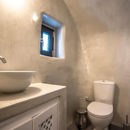 Caves 1880 Apartment *